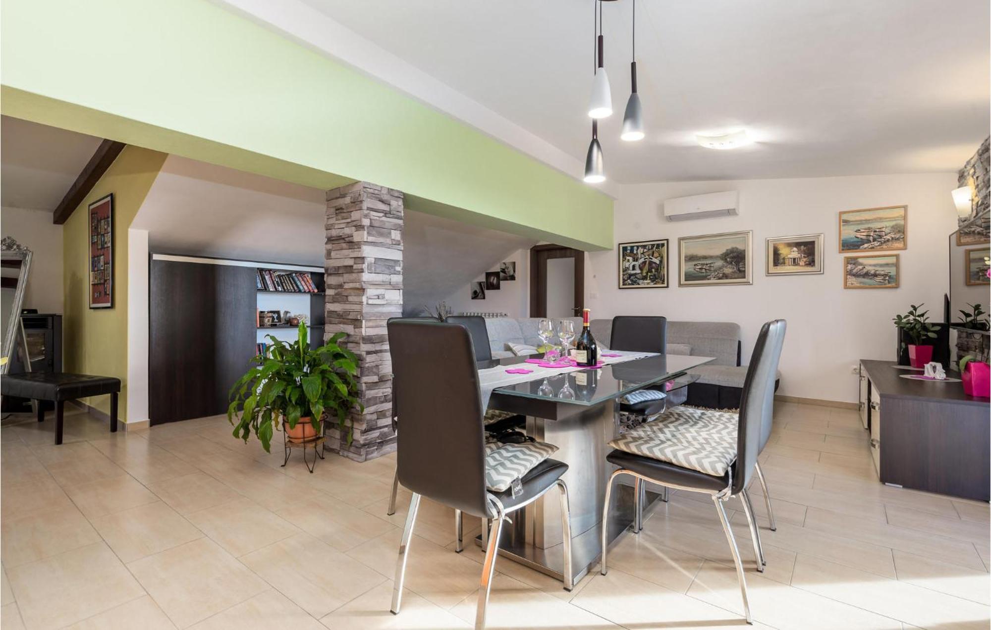 Gorgeous Apartment In Rijeka With Kitchen Exterior photo